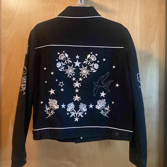 Black and White Embroidered Jean Jacket with Western Flair - Picture 5 of 13
